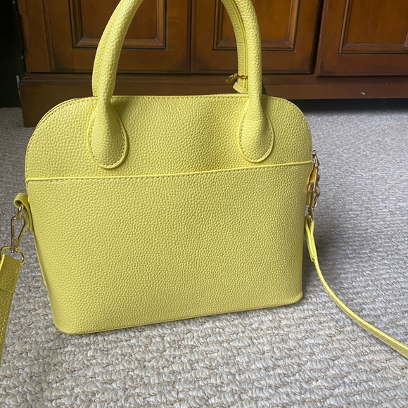 NWT YELLOW BEBE WOMEN'S FABIOLA CROSSBODY BAG PURSE DOME YELLOW - Picture 6 of 7